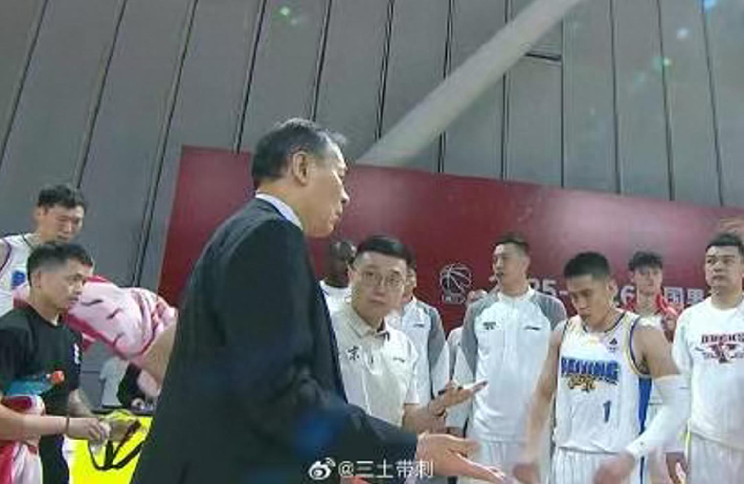 开云入口-破案了！许利民痛斥球员耍大牌，指的是谁？许导忍不住点出姓名
